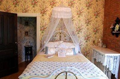 фото отеля Alexander Mansion Bed & Breakfast