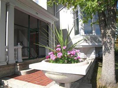 фото отеля Alexander Mansion Bed & Breakfast