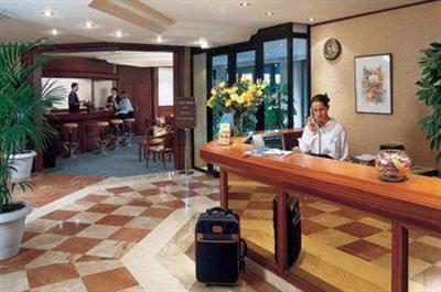 фото отеля Median Paris Chatillon Hotel