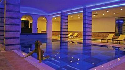 фото отеля Utopia World Hotel