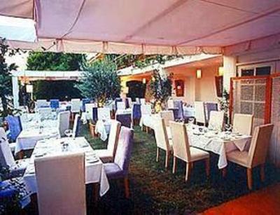 фото отеля Plaza Vouliagmeni Strand Hotel