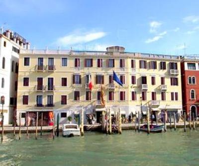 фото отеля Hotel Carlton on the Grand Canal