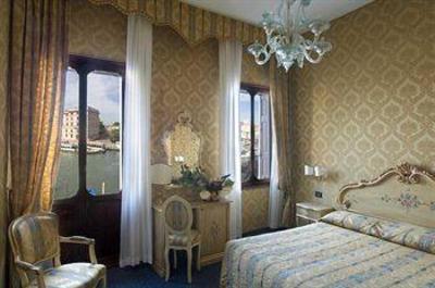 фото отеля Hotel Carlton on the Grand Canal