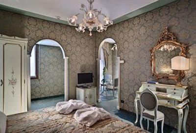 фото отеля Hotel Carlton on the Grand Canal