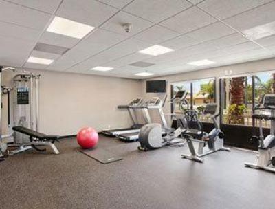фото отеля Wingate by Wyndham Los Angeles International Airport LAX