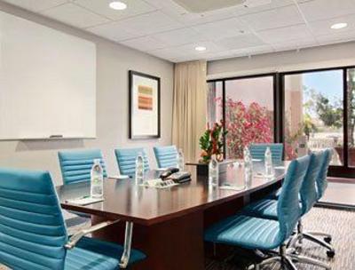 фото отеля Wingate by Wyndham Los Angeles International Airport LAX