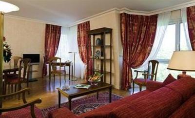 фото отеля La Reine Astrid All Suites