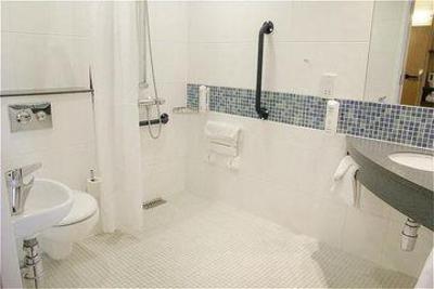 фото отеля Holiday Inn Express Cardiff Airport