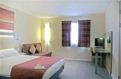фото отеля Holiday Inn Express Cardiff Airport