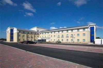 фото отеля Holiday Inn Express Cardiff Airport