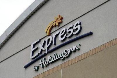 фото отеля Holiday Inn Express Cardiff Airport