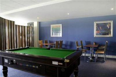 фото отеля Holiday Inn Express Cardiff Airport