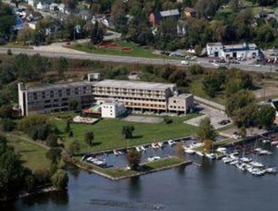 фото отеля Ramada Hotel on the Bay Conference Resort - Belleville