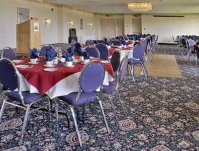 фото отеля Ramada Hotel on the Bay Conference Resort - Belleville