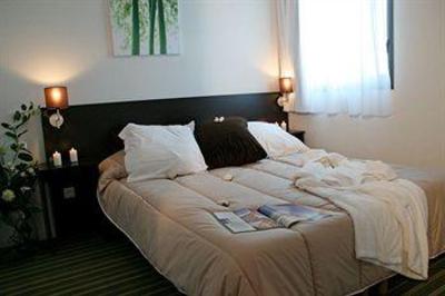 фото отеля All Suites Home Bordeaux Lac