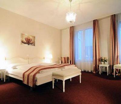фото отеля Weisses Kreuz Hotel Interlaken