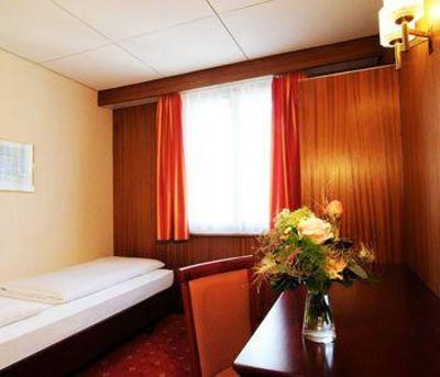 фото отеля Weisses Kreuz Hotel Interlaken