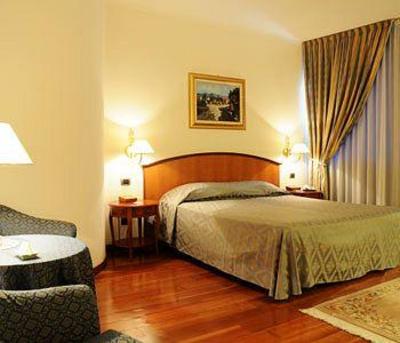 фото отеля BEST WESTERN Premier Hotel Globus City