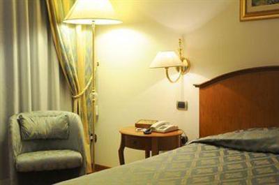 фото отеля BEST WESTERN Premier Hotel Globus City