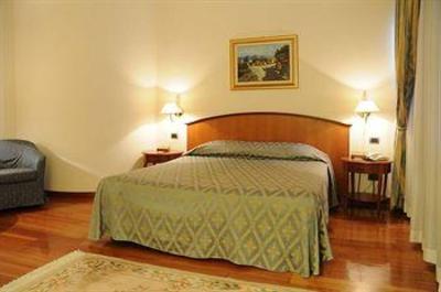 фото отеля BEST WESTERN Premier Hotel Globus City