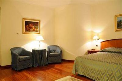 фото отеля BEST WESTERN Premier Hotel Globus City