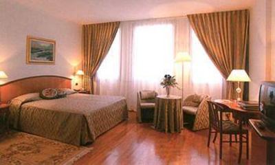 фото отеля BEST WESTERN Premier Hotel Globus City