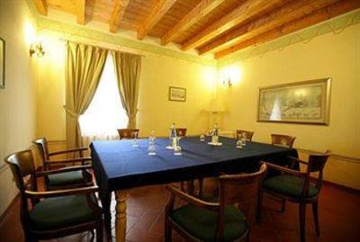 фото отеля Antico Borgo La Muratella Hotel Cologno al Serio