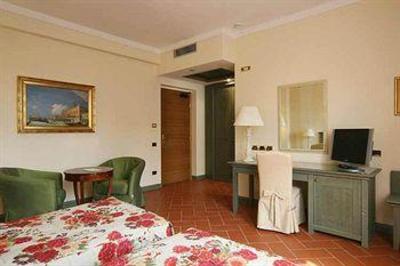 фото отеля Antico Borgo La Muratella Hotel Cologno al Serio