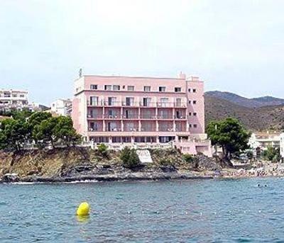 фото отеля Grifeu Hotel Llanca