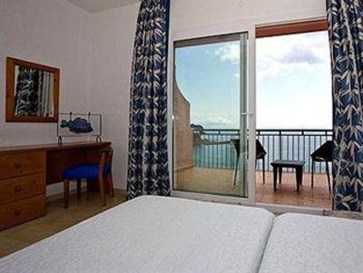 фото отеля Grifeu Hotel Llanca