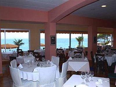 фото отеля Grifeu Hotel Llanca