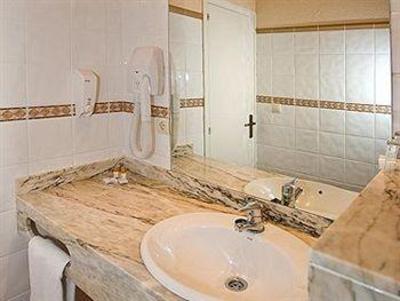фото отеля Grifeu Hotel Llanca