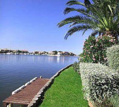 фото отеля L'Ile De La Lagune Hotel Saint-Cyprien