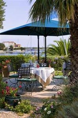 фото отеля L'Ile De La Lagune Hotel Saint-Cyprien