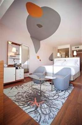 фото отеля L'Ile De La Lagune Hotel Saint-Cyprien