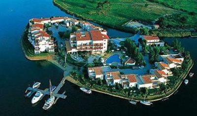 фото отеля L'Ile De La Lagune Hotel Saint-Cyprien