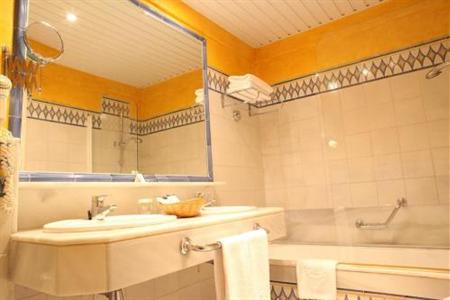 фото отеля Hotel Guadacorte Park Los Barrios