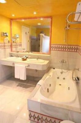 фото отеля Hotel Guadacorte Park Los Barrios