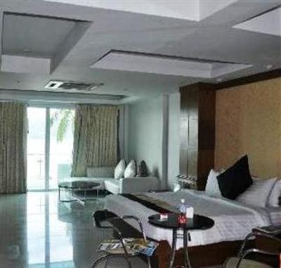 фото отеля Rayaburi Beach Club Hotel Phuket