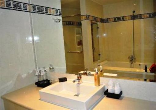 фото отеля Rayaburi Beach Club Hotel Phuket