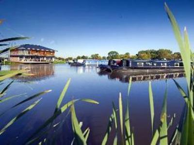фото отеля Pilling's Lock Marina Penthouse