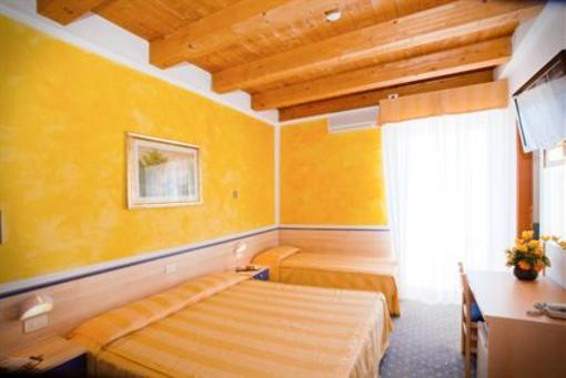 фото отеля Hotel Helen Caorle