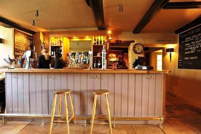 фото отеля The Bell Hotel Charlbury