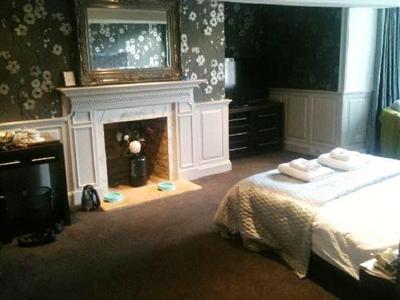 фото отеля The Bell Hotel Charlbury