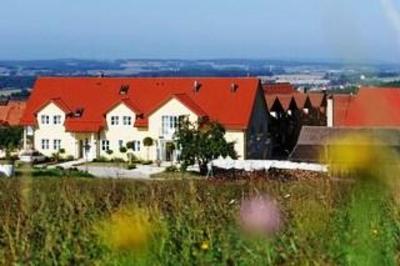 фото отеля Wellvital Landhaus zum Hirschen Kemnath