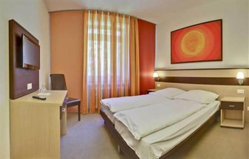 фото отеля Zum Pfalzgrafen Hotel-Restaurant