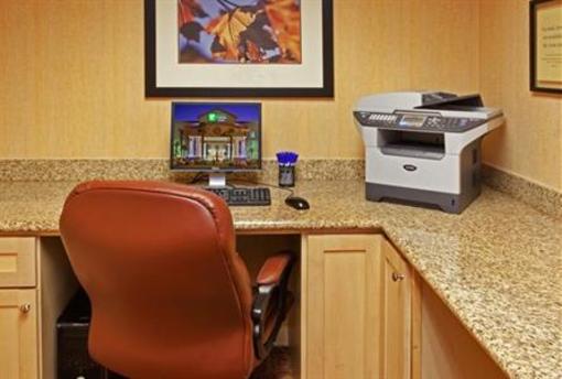 фото отеля Holiday Inn Express & Suites Modesto-Salida