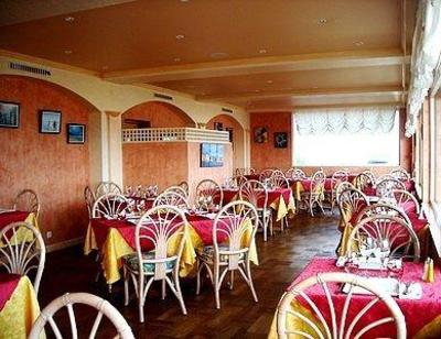 фото отеля Logis Hotel Du Casino
