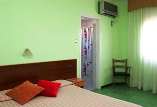 фото отеля Residence Hostel Urgell