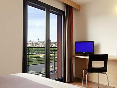 фото отеля Ibis Auxerre Centre